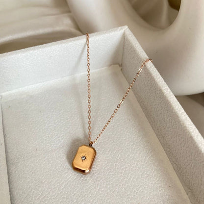 Stella Noir Necklace