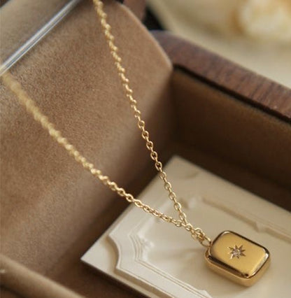 Stella Noir Necklace